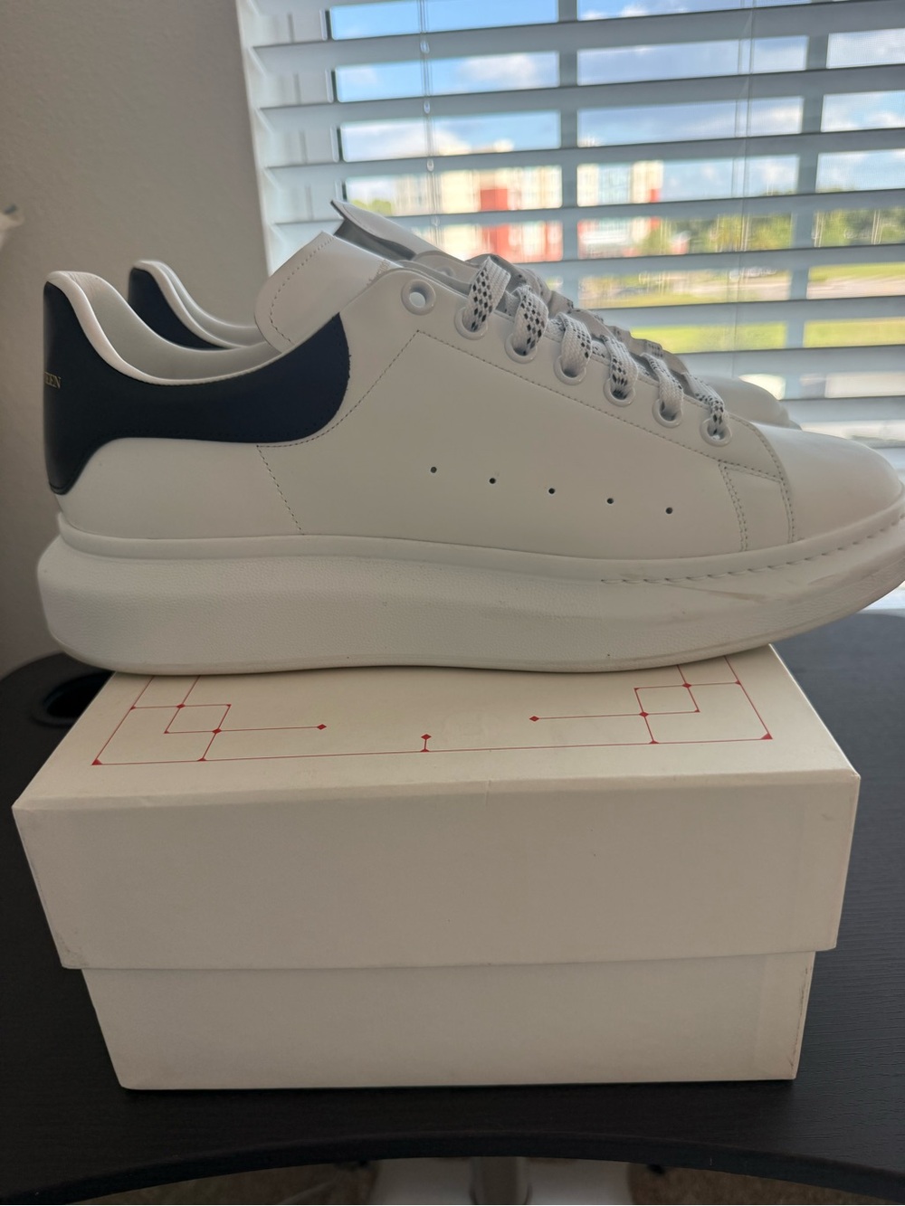 Alexander McQueen Oversized Sneaker 'White Black'
